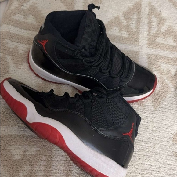 Jordan 11 breads throw(pick up only Norwalk ct)